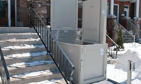 Outdoor Vertical Wheelchair Lift in the winter